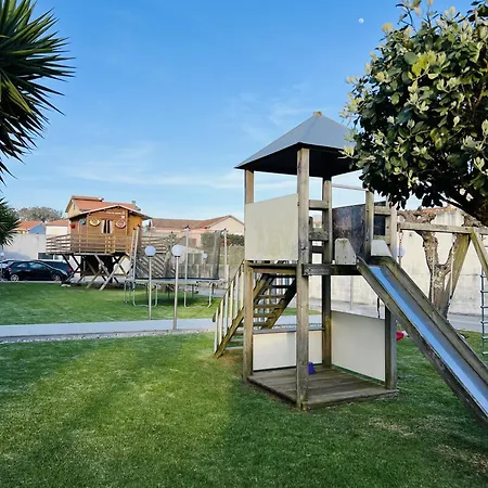 Ninho Do Carriço · A 200m · Pátio&kidszone *
